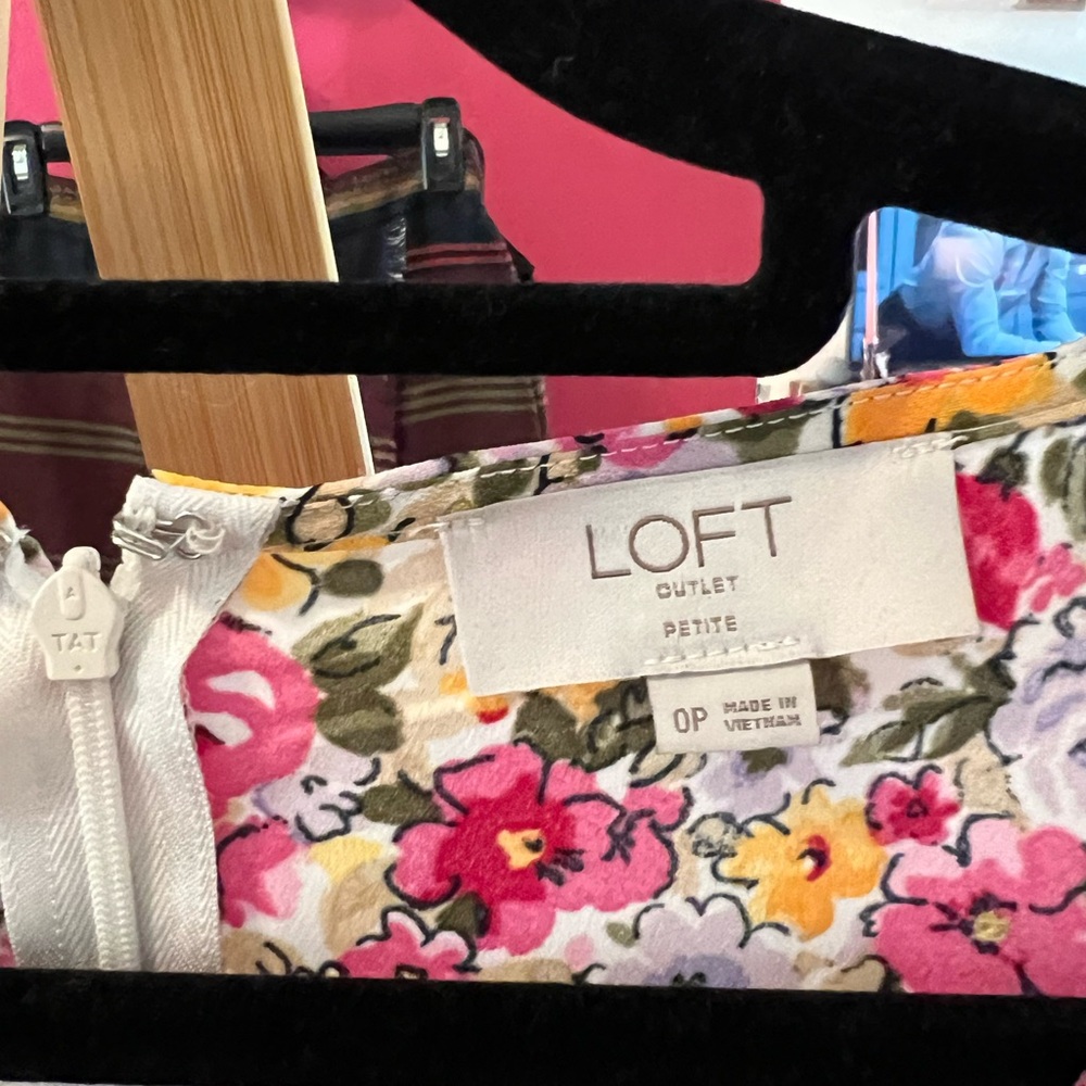 Loft Petite Dress - Picture 3 of 3